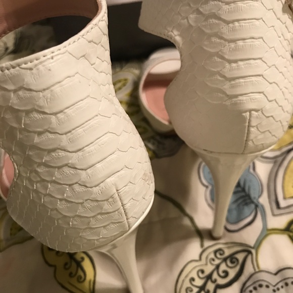 chinese laundry snakeskin